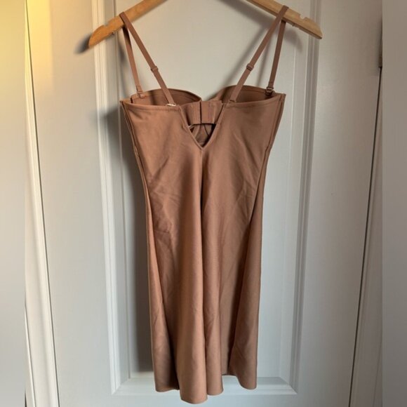 NWT Skims Body Molded Underwire Slip Dress - Picture 2 of 3